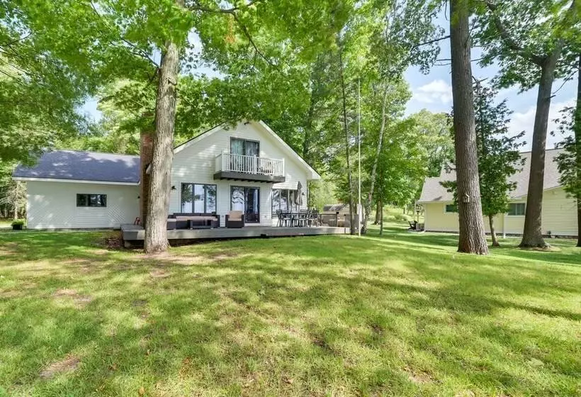 Scenic Cottage W/ Private Dock On Torch Lake