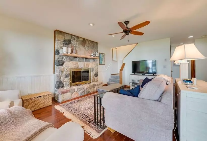 Scenic Cottage W/ Private Dock On Torch Lake