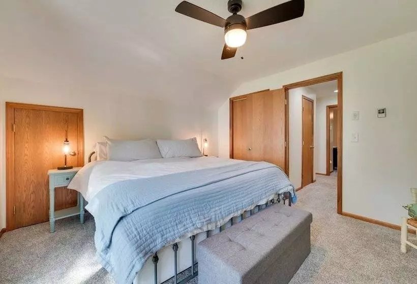 Scenic Cottage W/ Private Dock On Torch Lake