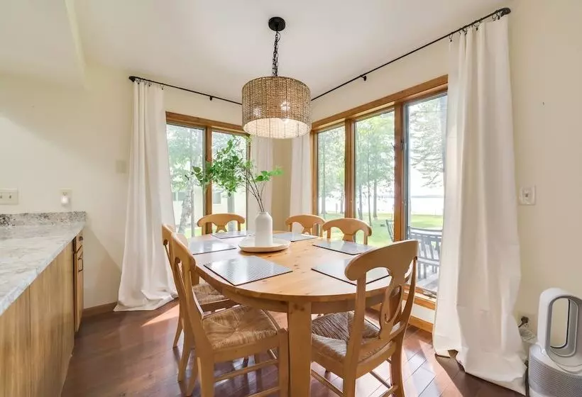 Scenic Cottage W/ Private Dock On Torch Lake