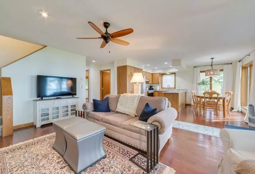 Scenic Cottage W/ Private Dock On Torch Lake