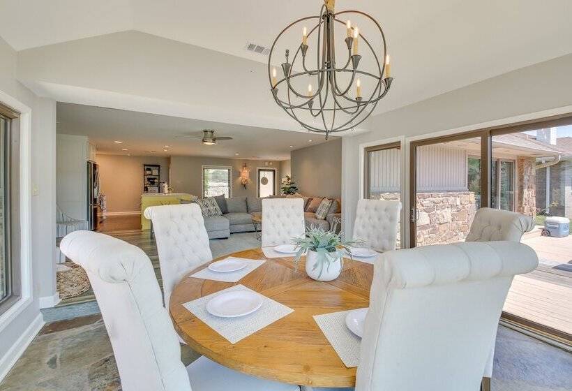 Peaceful Hot Springs Home: Deck W/ Water Views!