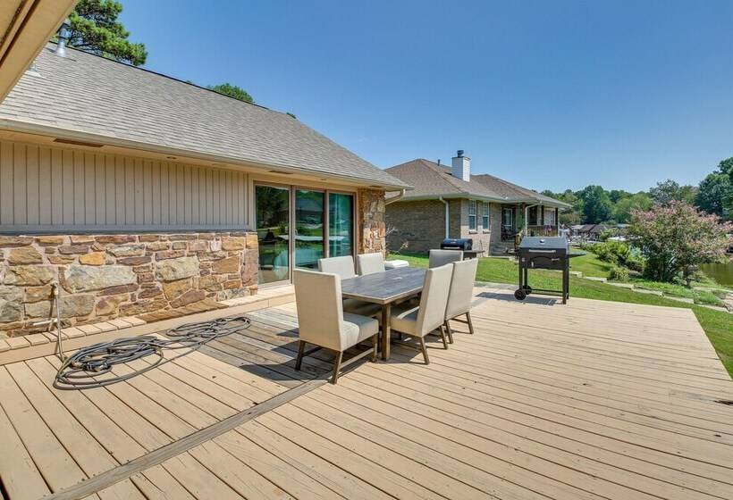 Peaceful Hot Springs Home: Deck W/ Water Views!
