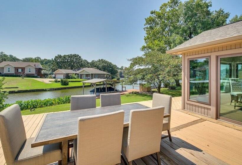 Peaceful Hot Springs Home: Deck W/ Water Views!