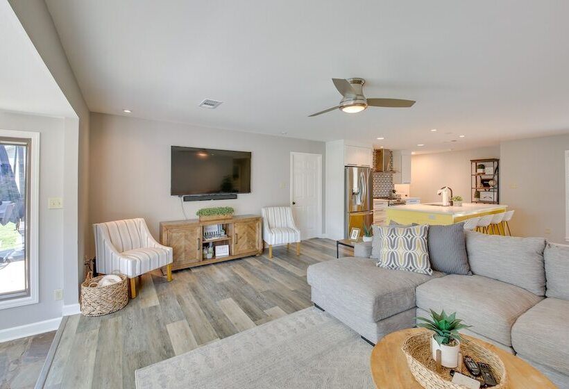 Peaceful Hot Springs Home: Deck W/ Water Views!