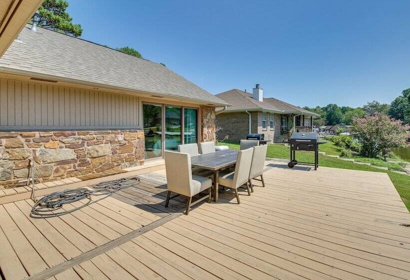 Peaceful Hot Springs Home: Deck W/ Water Views!