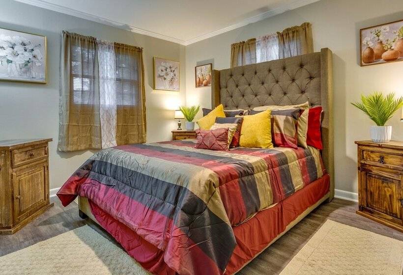 Spacious Little Rock Home W/ Patio   9 Mi To Dtwn!