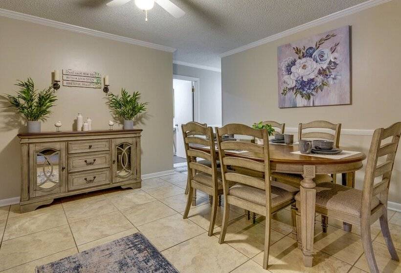 Spacious Little Rock Home W/ Patio   9 Mi To Dtwn!