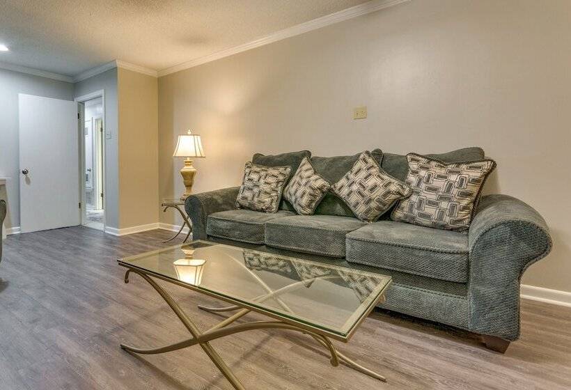 Spacious Little Rock Home W/ Patio   9 Mi To Dtwn!