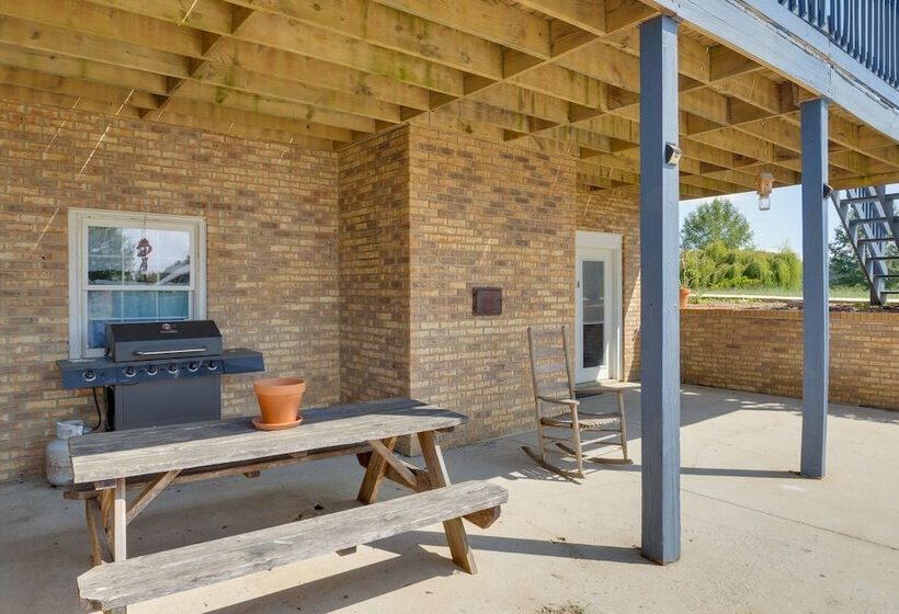 Spacious Mcminnville Vacation Home W/ Gas Grill!