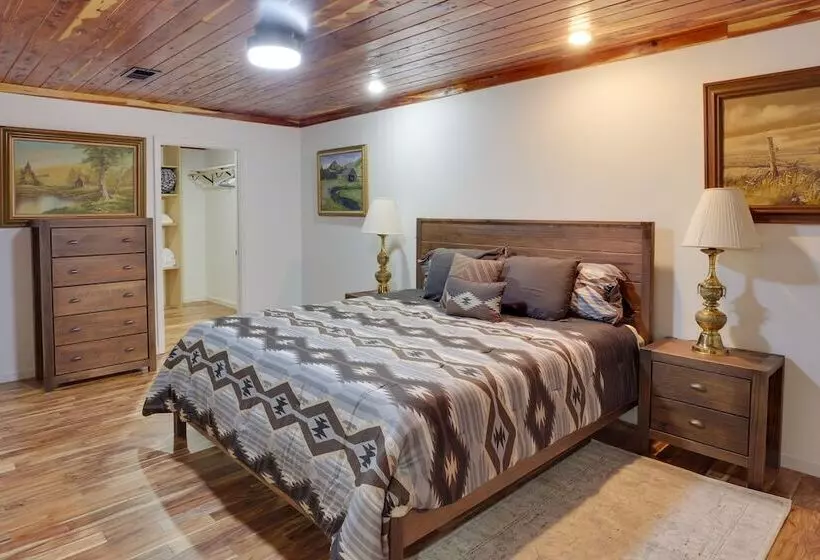Spacious Mcminnville Vacation Home W/ Gas Grill!