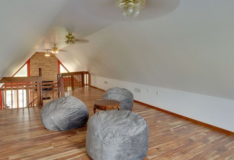 Spacious Mcminnville Vacation Home W/ Gas Grill!