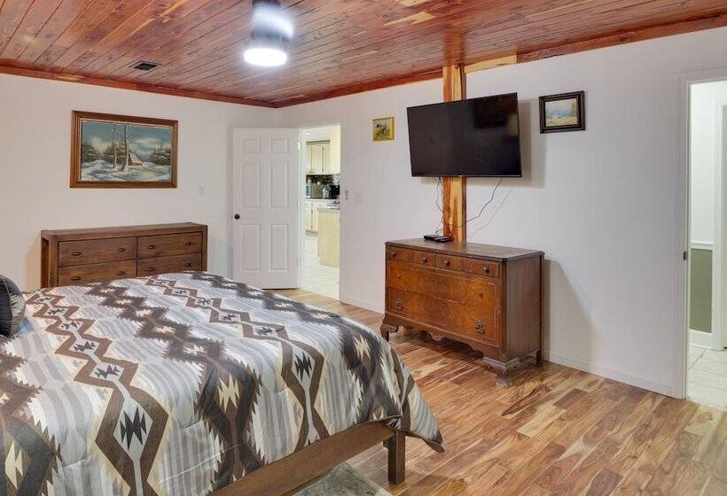 Spacious Mcminnville Vacation Home W/ Gas Grill!