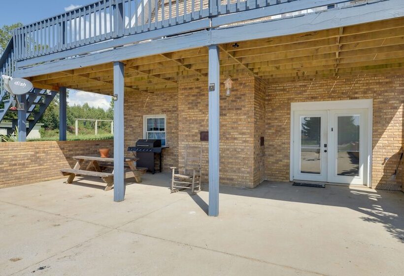 Spacious Mcminnville Vacation Home W/ Gas Grill!