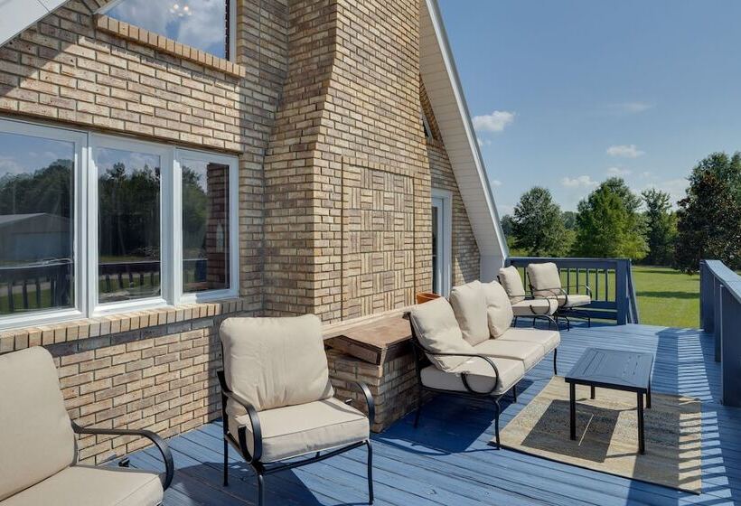 Spacious Mcminnville Vacation Home W/ Gas Grill!