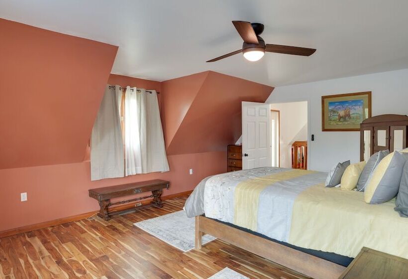 Spacious Mcminnville Vacation Home W/ Gas Grill!