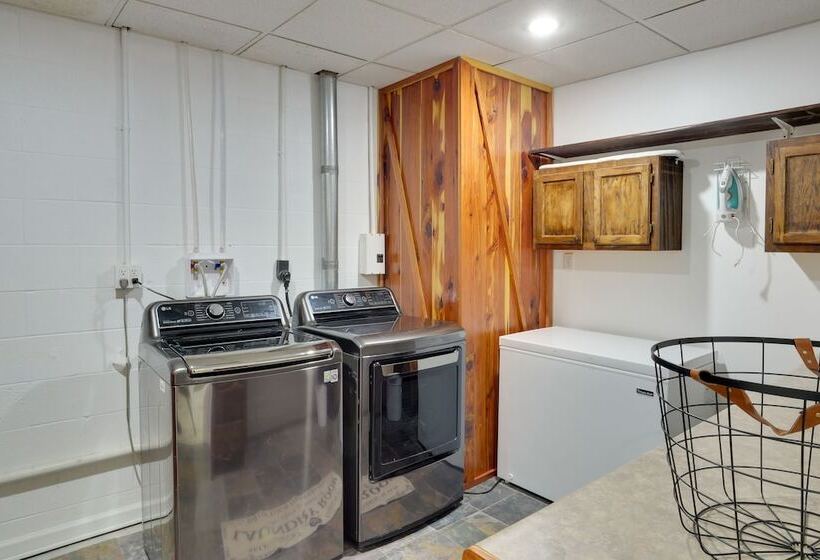 Spacious Mcminnville Vacation Home W/ Gas Grill!