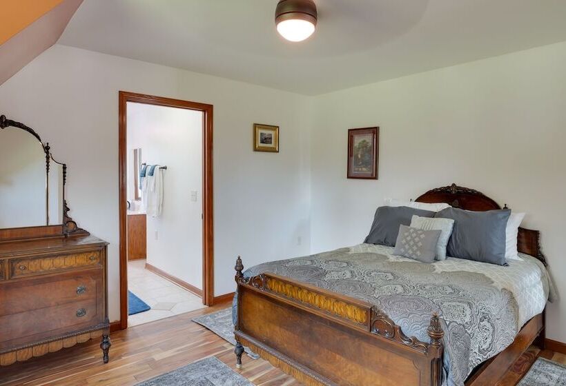 Spacious Mcminnville Vacation Home W/ Gas Grill!