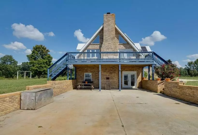 Spacious Mcminnville Vacation Home W/ Gas Grill!