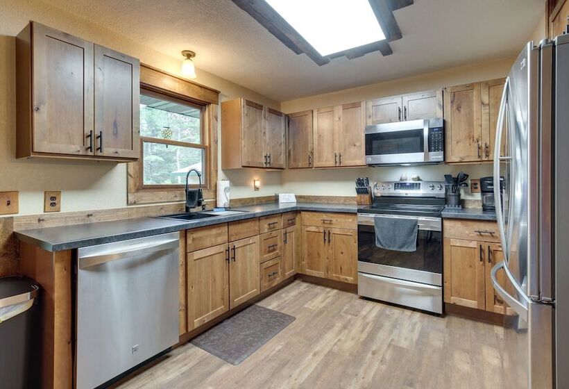 Woodruff Home W/ Lake Access & Pier, Near Town!