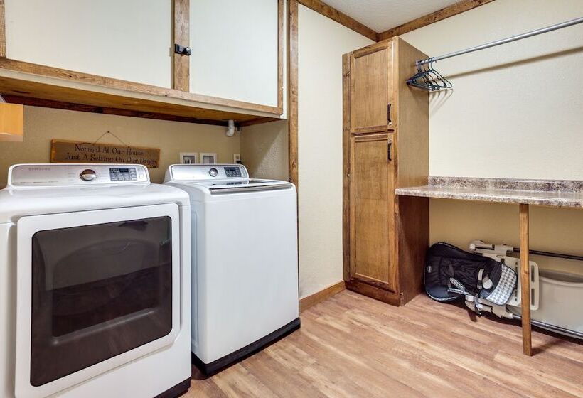 Woodruff Home W/ Lake Access & Pier, Near Town!