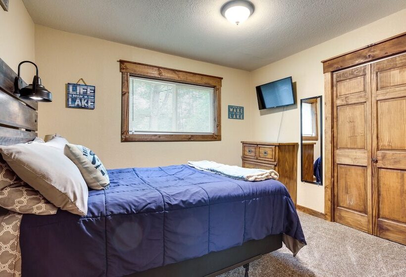 Woodruff Home W/ Lake Access & Pier, Near Town!