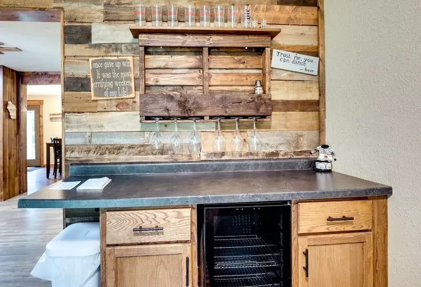 Woodruff Home W/ Lake Access & Pier, Near Town!