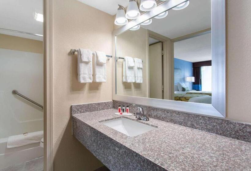 בית מלון כפרי Baymont By Wyndham Cheraw