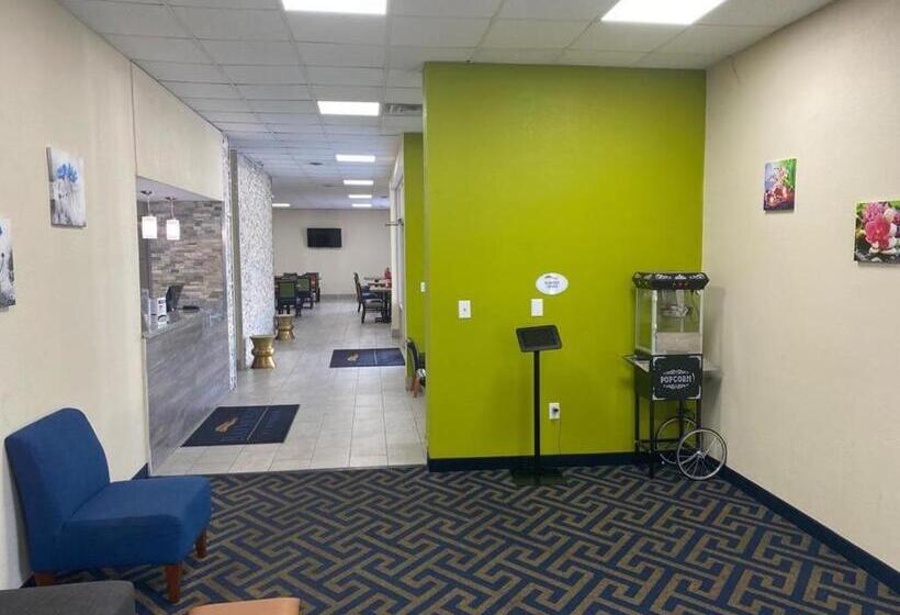 בית מלון כפרי Baymont By Wyndham Cheraw