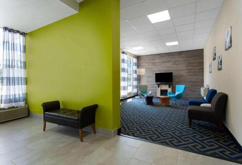 בית מלון כפרי Baymont By Wyndham Cheraw