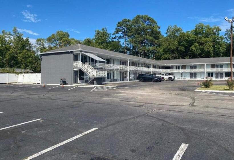 בית מלון כפרי Baymont By Wyndham Cheraw