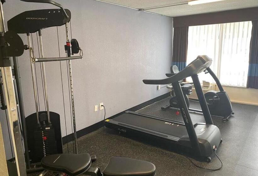 בית מלון כפרי Baymont By Wyndham Cheraw