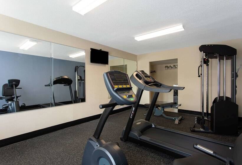 בית מלון כפרי Baymont By Wyndham Cheraw