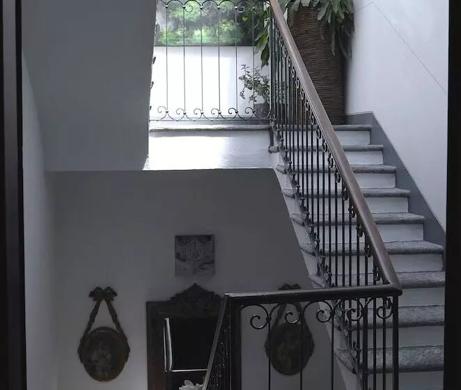 هتل Caffè Dell Arte Boutique Rooms Locarno