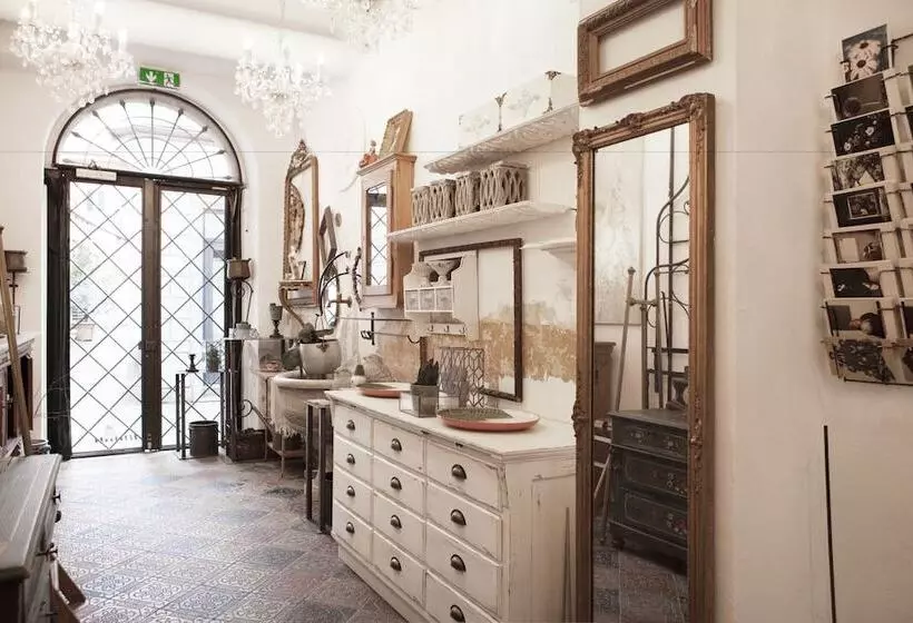 هتل Caffè Dell Arte Boutique Rooms Locarno