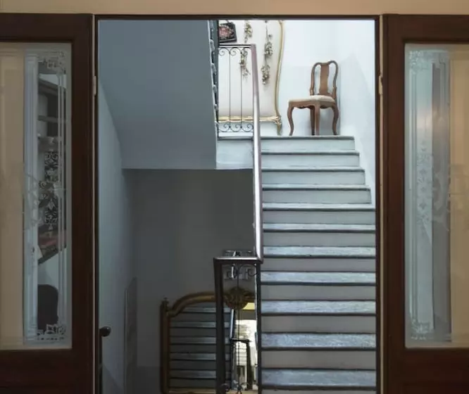 هتل Caffè Dell Arte Boutique Rooms Locarno