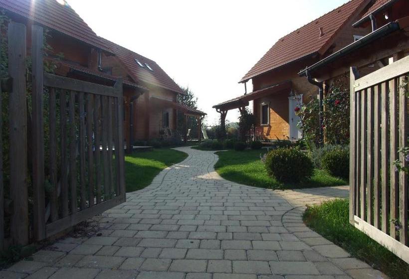 호텔 Ferienhaeuser Aura