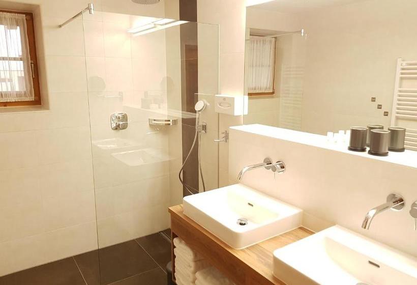 Отель Ferienwohnungen Christine