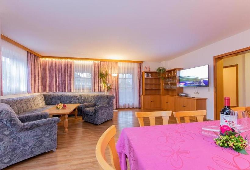 Отель Ferienwohnungen Christine