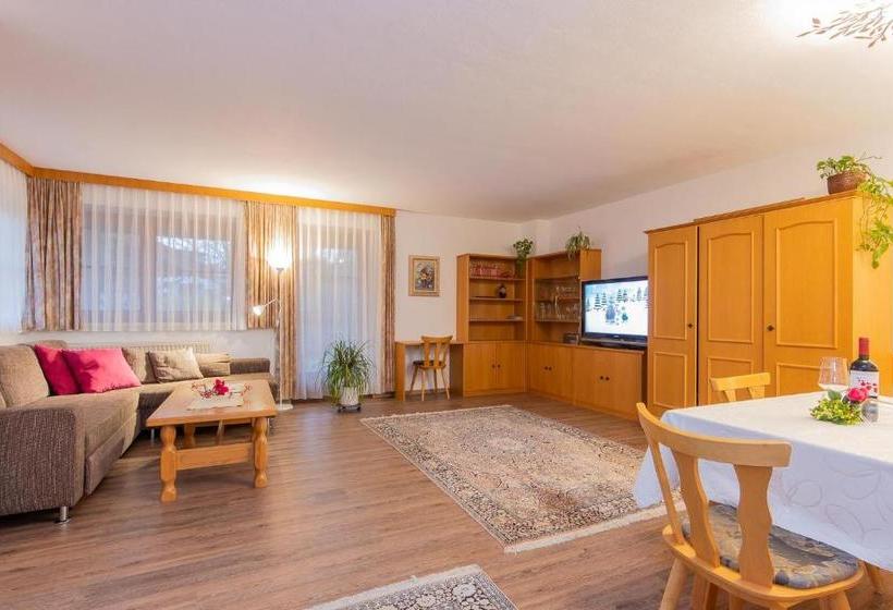 Отель Ferienwohnungen Christine