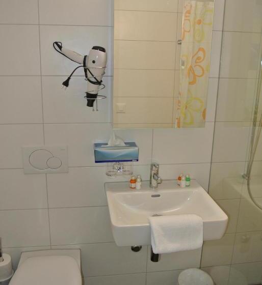 בית מלון כפרי Garni Bären Bazenheid