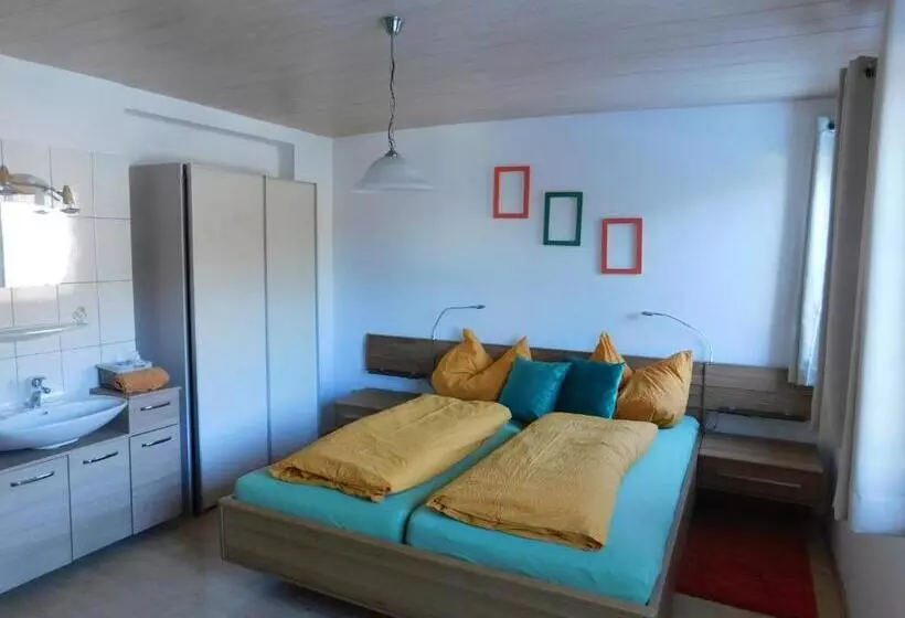 Hotelli Haus Enzian