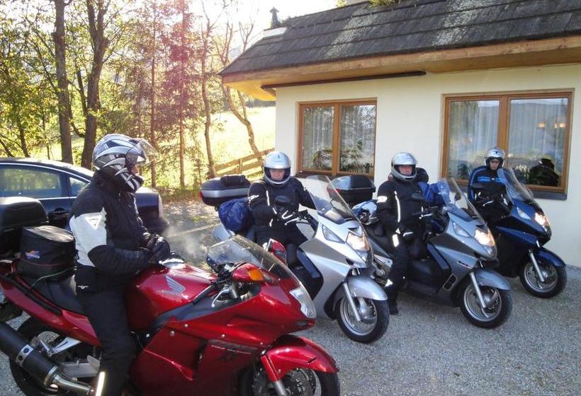 ホテル Pension Schwaiger