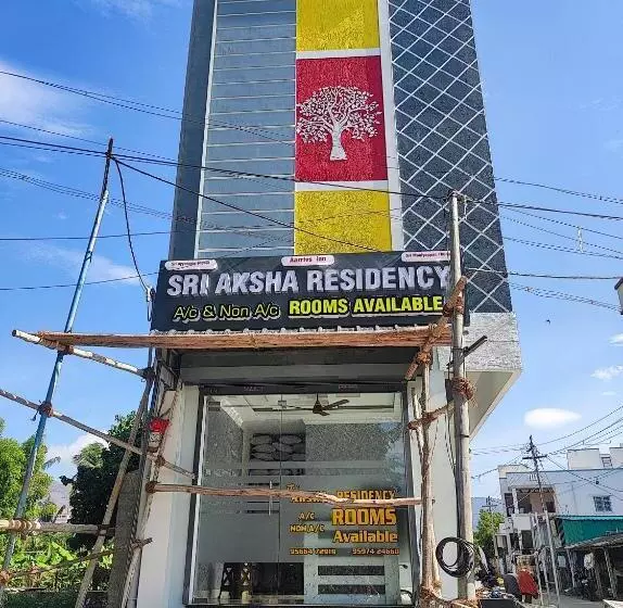 ホテル Sri Aksha Residency