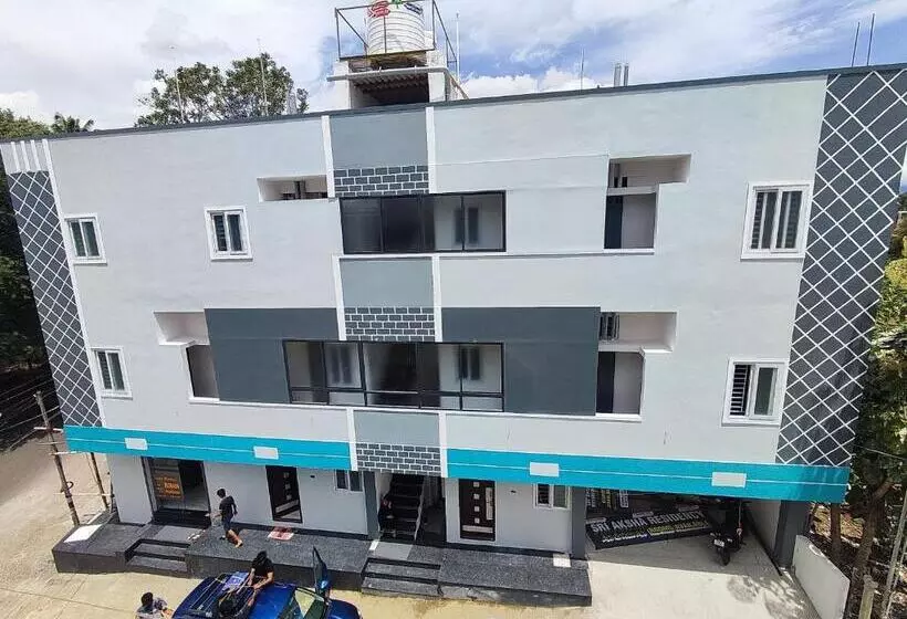 ホテル Sri Aksha Residency
