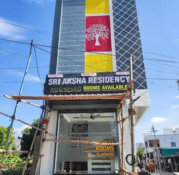 ホテル Sri Aksha Residency