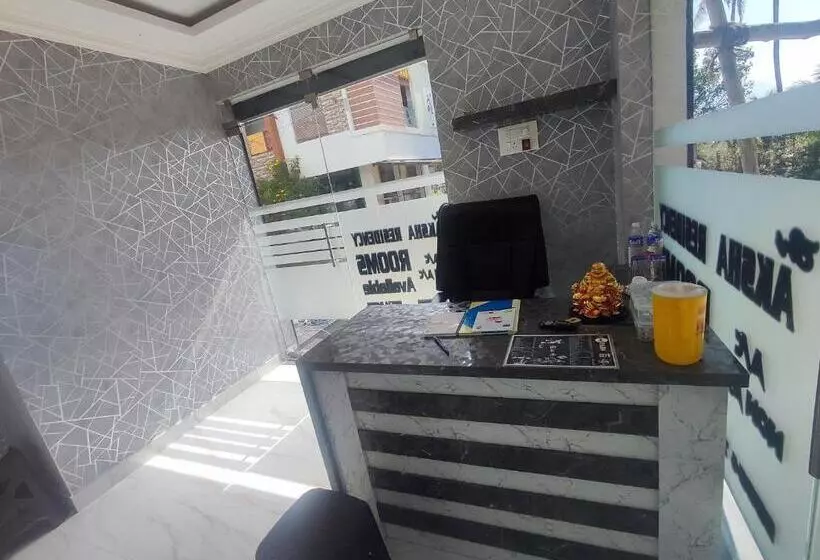 ホテル Sri Aksha Residency