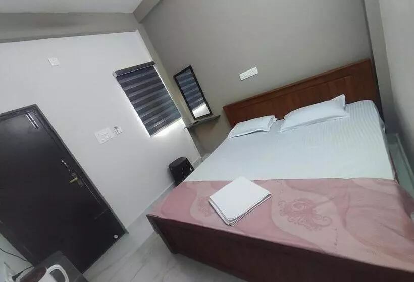 ホテル Sri Aksha Residency