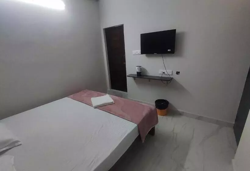ホテル Sri Aksha Residency
