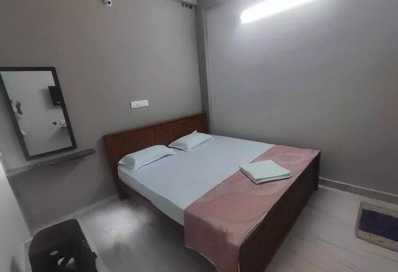 ホテル Sri Aksha Residency